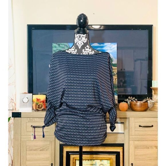 𝅺Max Edition Navy & White Top M - Picture 1 of 4